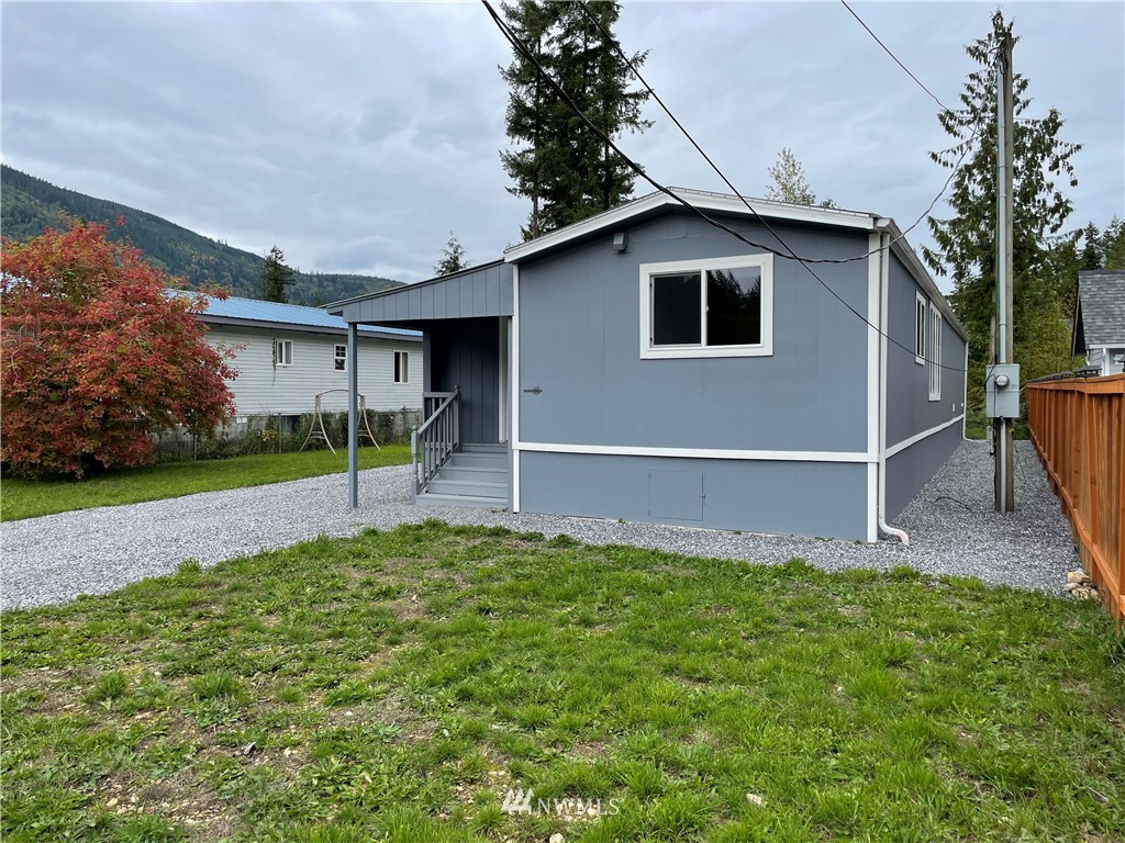 6402 Little Big Horn Road Maple Falls, WA 98266 - Photo 3 of 26 Gallery Image 3