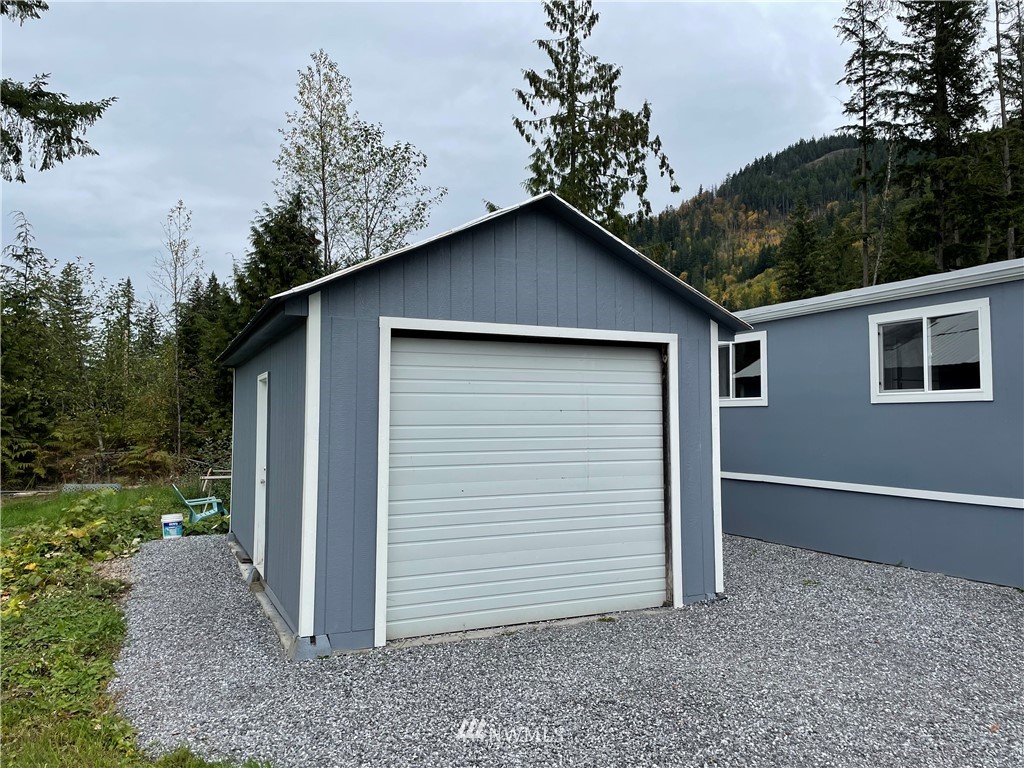 6402 Little Big Horn Road Maple Falls, WA 98266 - Photo 4 of 26 Gallery Image 4