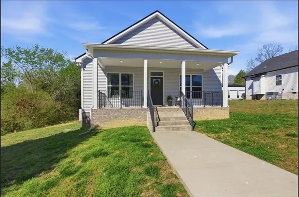 $394,999 | 1030 Oak Drive, White Bluff, TN 37187