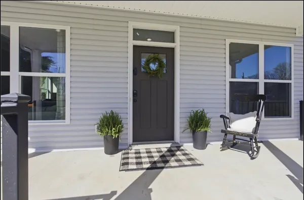 $394,999 | 1030 Oak Drive, White Bluff, TN 37187