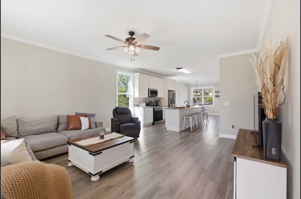 $394,999 | 1030 Oak Drive, White Bluff, TN 37187