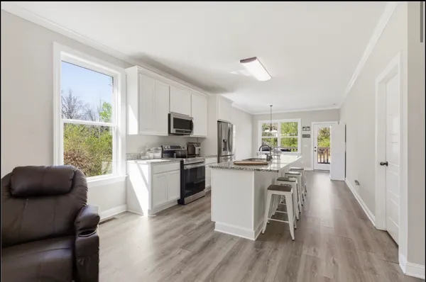$394,999 | 1030 Oak Drive, White Bluff, TN 37187