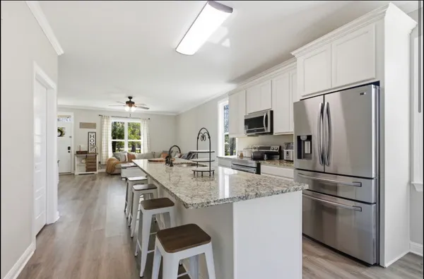 $394,999 | 1030 Oak Drive, White Bluff, TN 37187