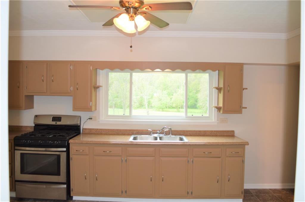 880 Lone Pine Road Amity, PA 15311 - Photo 7 of 25 Gallery Image 7
