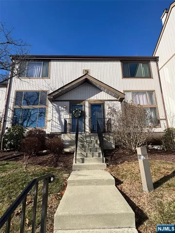 $359,999 | 9160 Ashland Court, Unit 160, Stanhope, NJ 07874