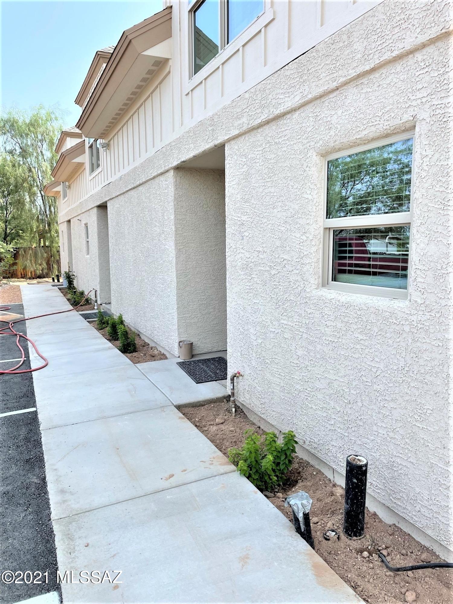2545 East Spring Street, Unit 1 Tucson, AZ 85716 - Photo 3 of 24 2