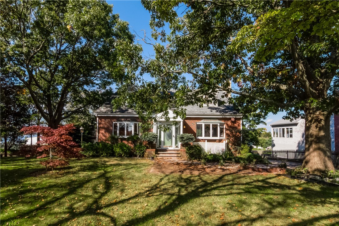 32 Point Road Portsmouth, RI 02871 - Photo 1 of 39 Gallery Image 1