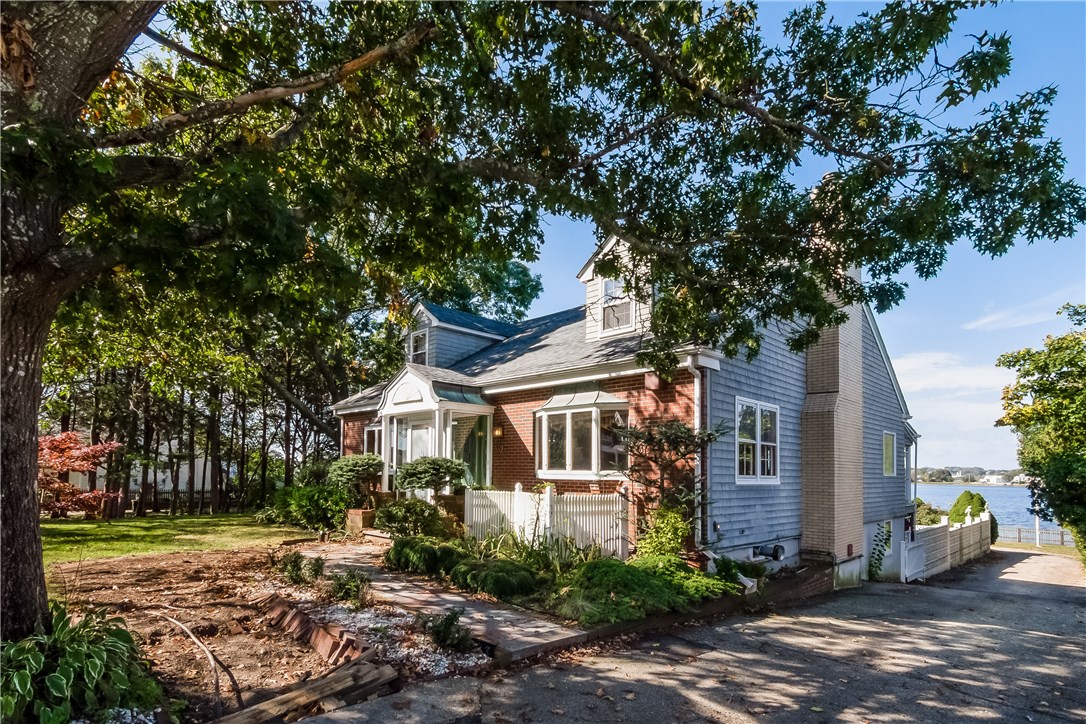 32 Point Road Portsmouth, RI 02871 - Photo 2 of 39 Gallery Image 2