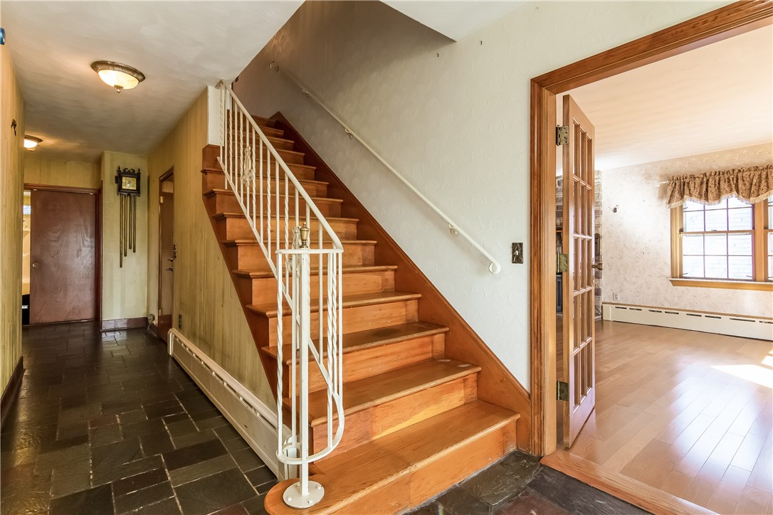 32 Point Road Portsmouth, RI 02871 - Photo 4 of 39 Gallery Image 4