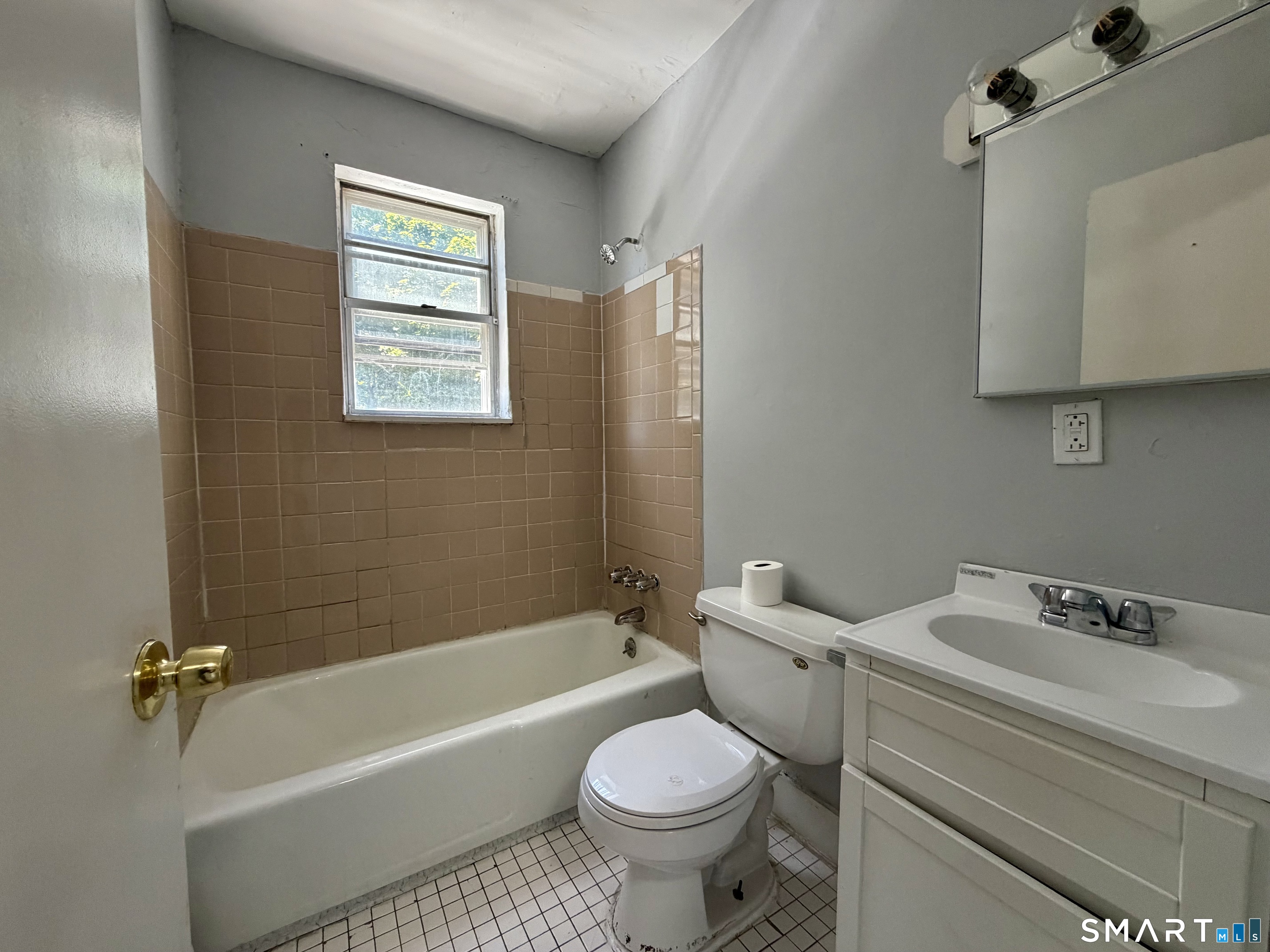 145 Cowles Street, Unit B7 Bridgeport, CT 06607 - Photo 8 of 8