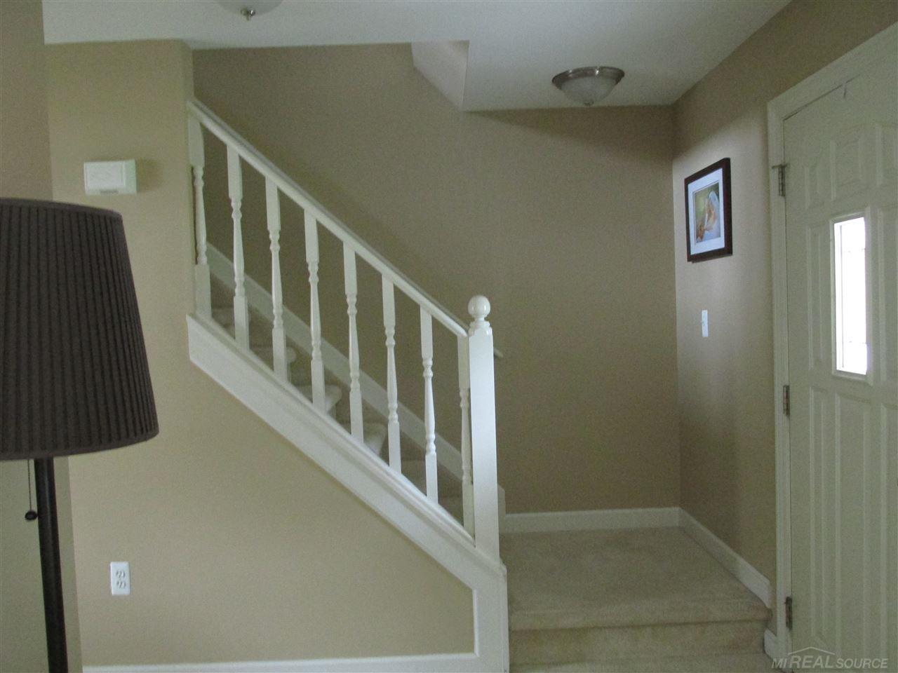 3358 Melvin Avenue Rochester Hills, MI 48307 - Photo 2 of 15