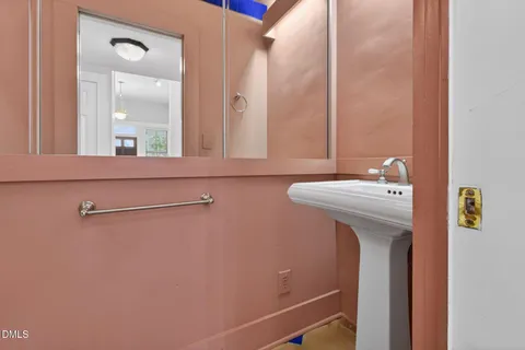 $750,000 | 502 Devereux Street, Raleigh, NC 27605