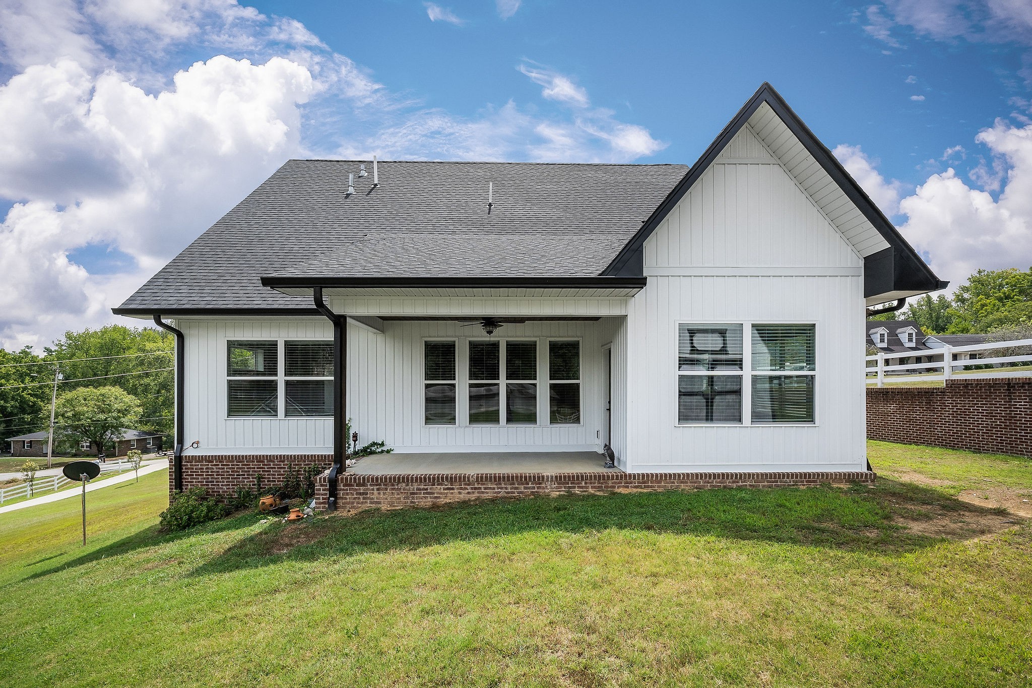 733 Jackson Avenue Carthage, TN 37030 - Photo 44 of 47 front view of a house with a yard