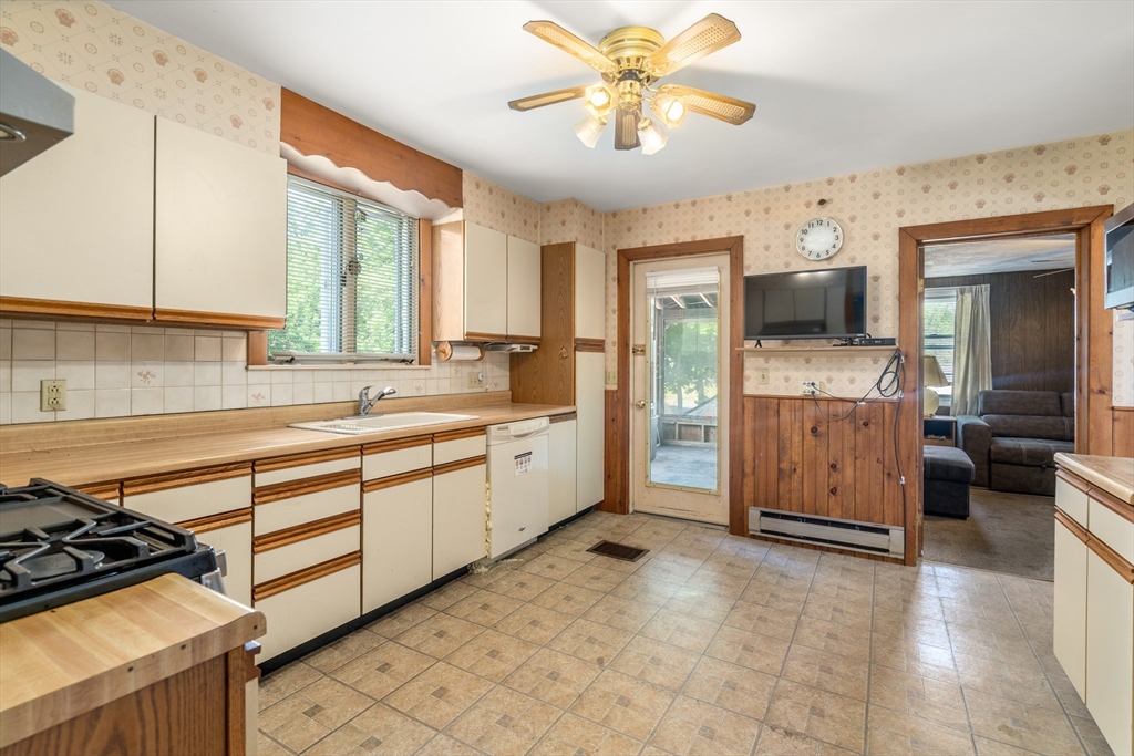 25 Curve Street Newton, MA 02465 - Photo 18 of 40