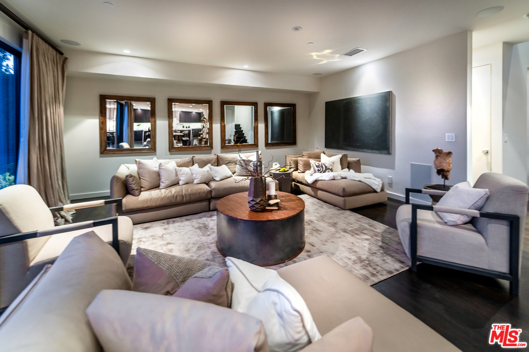 2187 Summitridge Drive Beverly Hills, CA 90210 - Photo 11 of 43