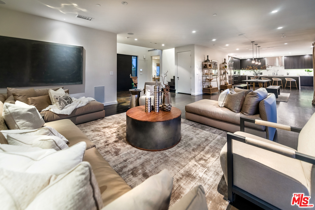 2187 Summitridge Drive Beverly Hills, CA 90210 - Photo 12 of 43