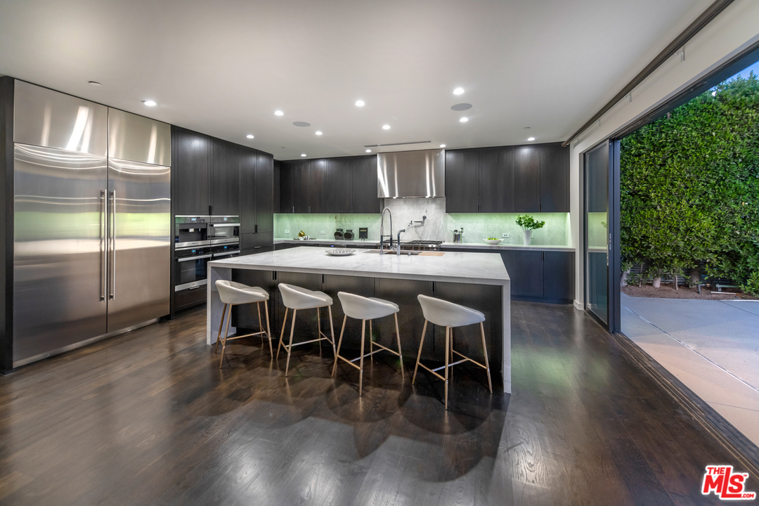 2187 Summitridge Drive Beverly Hills, CA 90210 - Photo 18 of 43