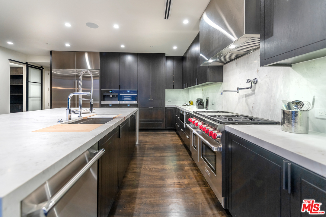 2187 Summitridge Drive Beverly Hills, CA 90210 - Photo 21 of 43