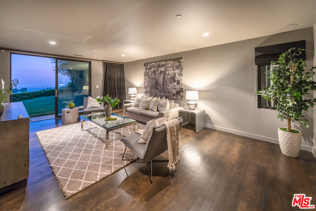 2187 Summitridge Drive Beverly Hills, CA 90210 - Photo 26 of 43