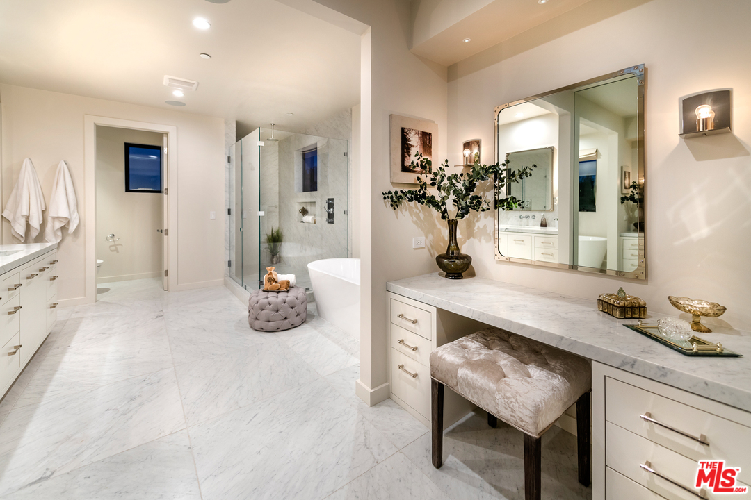 2187 Summitridge Drive Beverly Hills, CA 90210 - Photo 34 of 43