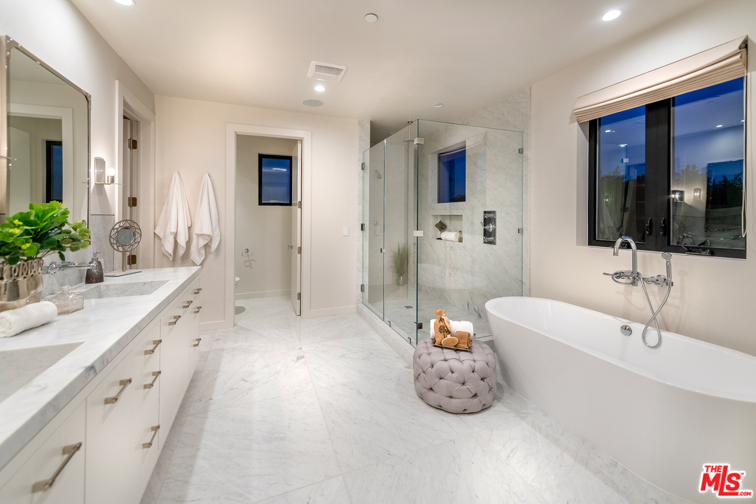 2187 Summitridge Drive Beverly Hills, CA 90210 - Photo 35 of 43