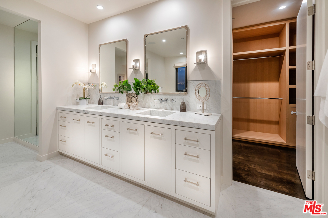 2187 Summitridge Drive Beverly Hills, CA 90210 - Photo 36 of 43