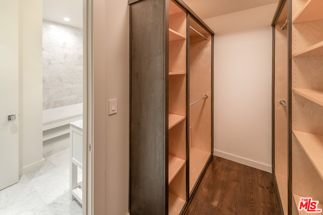 2187 Summitridge Drive Beverly Hills, CA 90210 - Photo 40 of 43