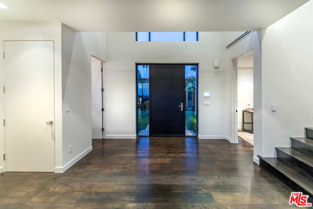 2187 Summitridge Drive Beverly Hills, CA 90210 - Photo 9 of 43