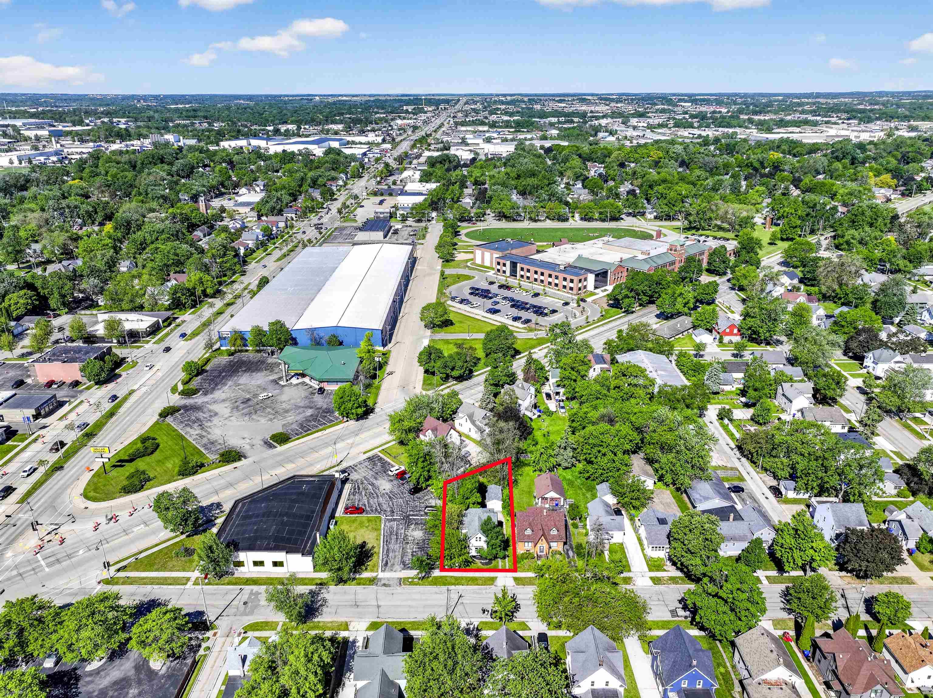 135 North Story Street Appleton, WI 54914 - Photo 4 of 25