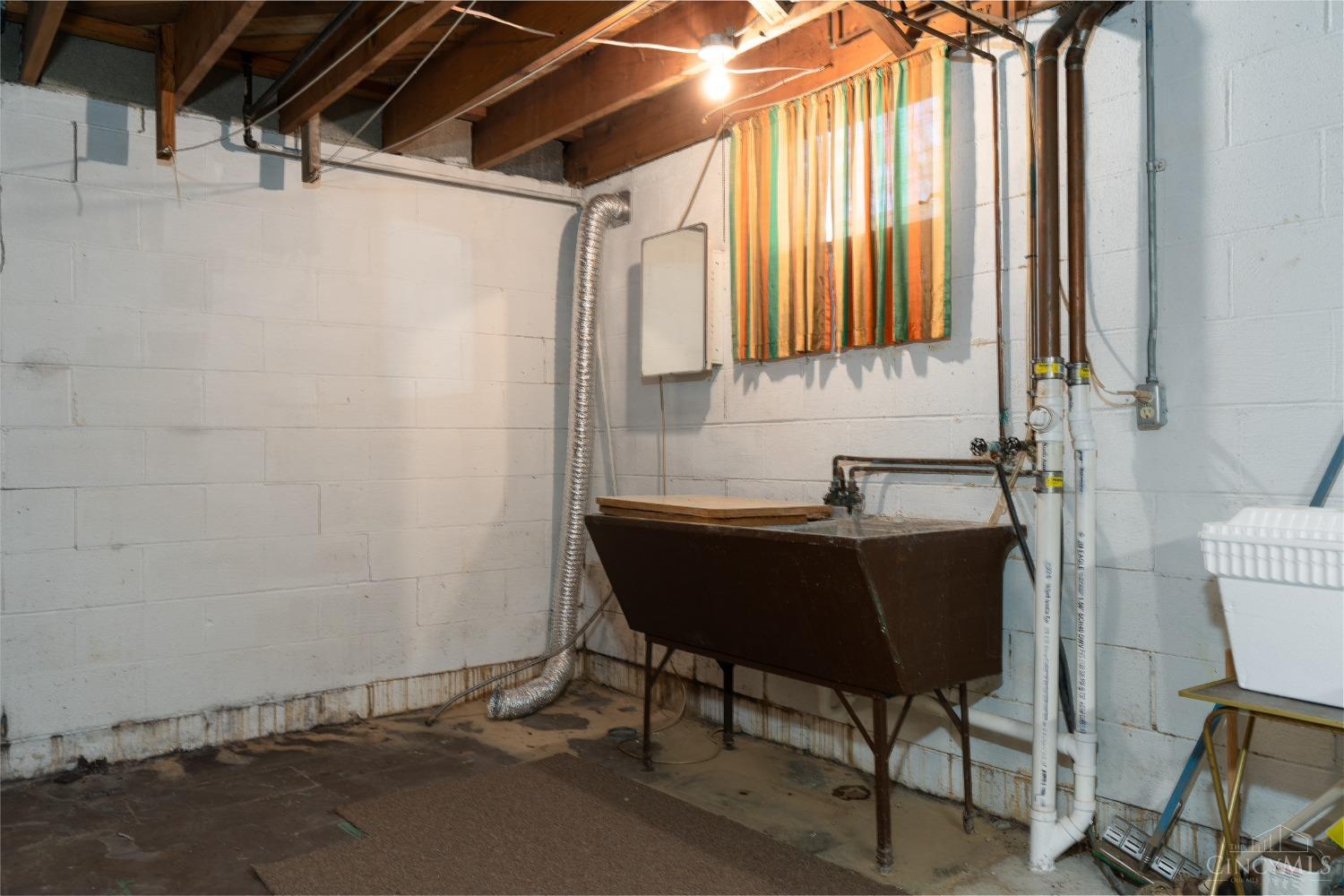 6524 Murray Road Cincinnati, OH 45227 - Photo 19 of 25 Gallery Image 19