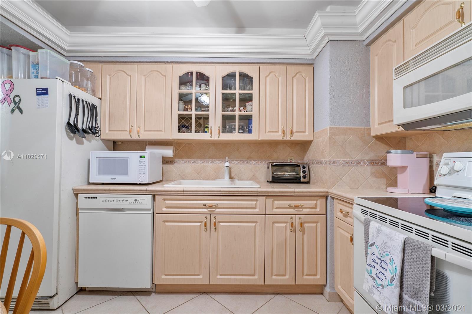 9225 Collins Avenue, Unit 411 Surfside, FL 33154 - Photo 13 of 36