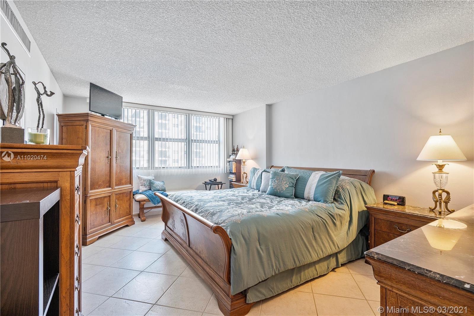 9225 Collins Avenue, Unit 411 Surfside, FL 33154 - Photo 19 of 36