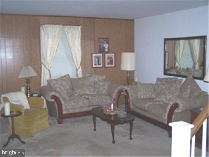 2229 Avon Road Ardmore, PA 19003 - Photo 3 of 21 Living Room