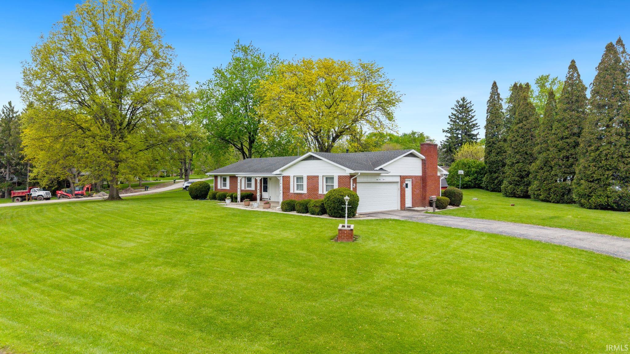 6515 West Hills Road Fort Wayne, IN 46804 - Photo 2 of 35