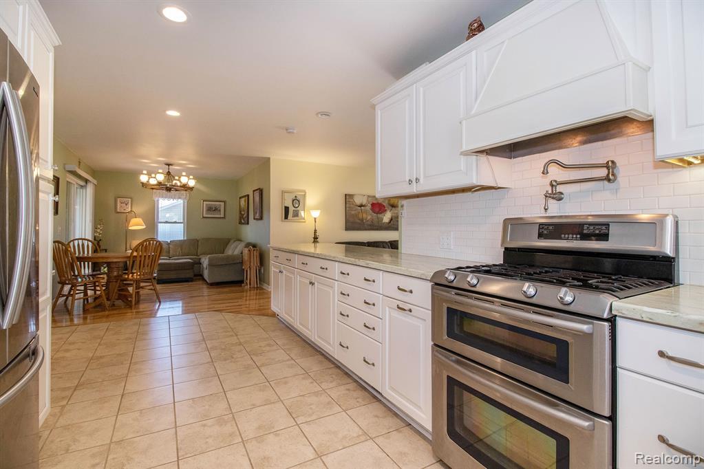 2865 Longview Avenue Rochester Hills, MI 48307 - Photo 10 of 33