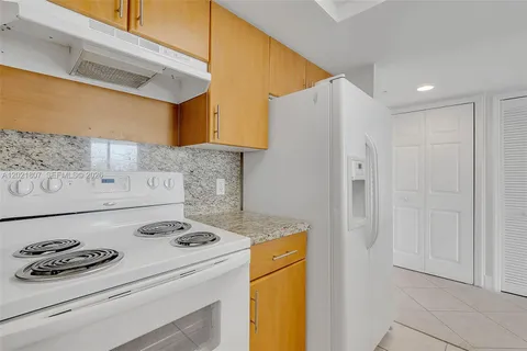 $395,000 | 1690 Southwest 27th Avenue, Unit 805, Miami, FL 33145