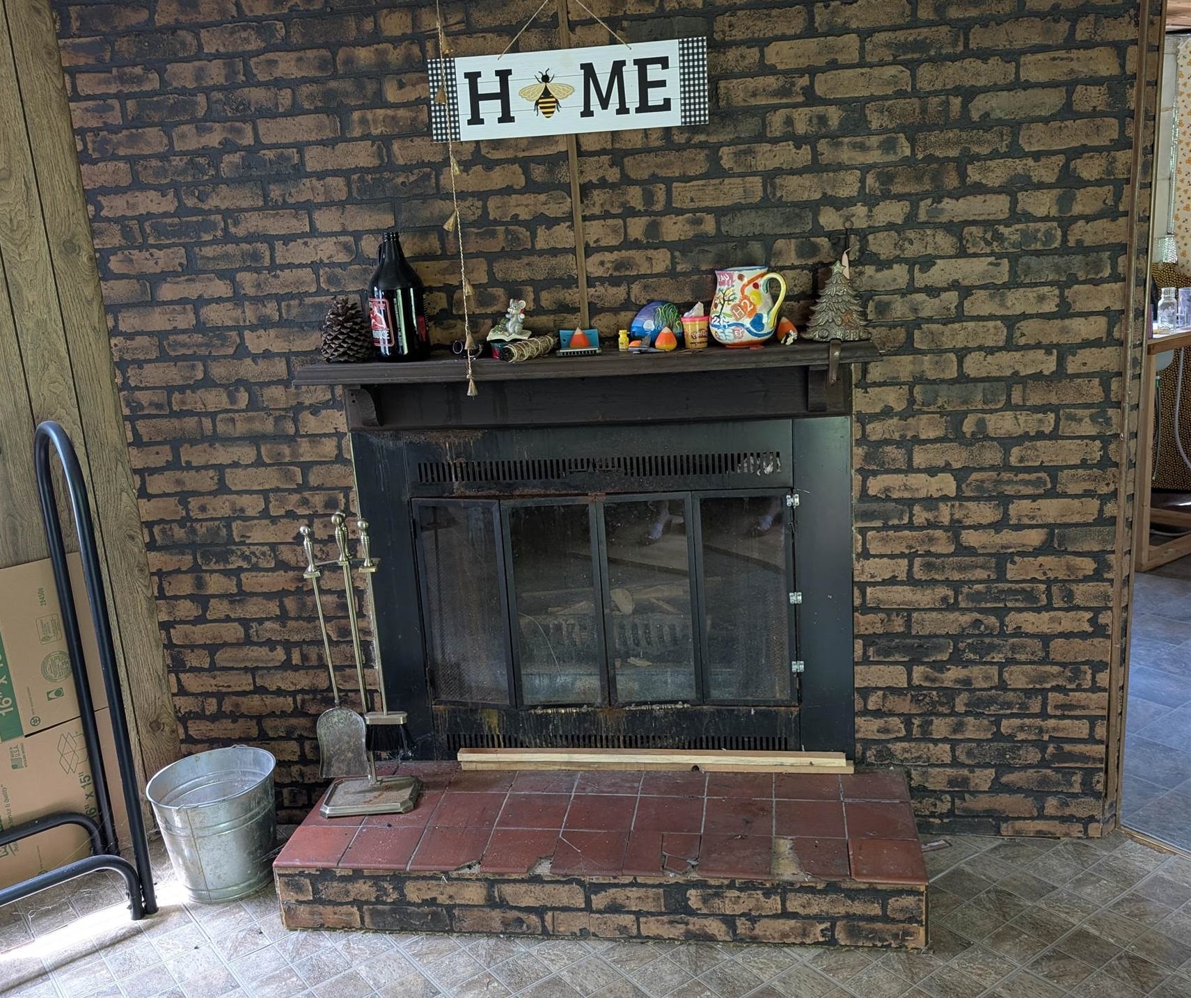 4605 McComber Road Duluth, MN 55803 - Photo 6 of 34 Detailed view of a fireplace and brick wall