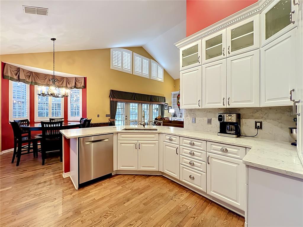 2433 Stoneview Road Orlando, FL 32806 - Photo 15 of 79