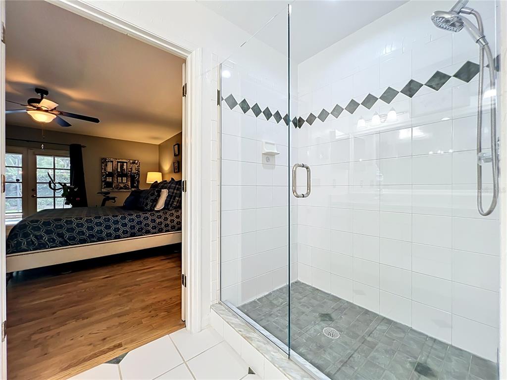 2433 Stoneview Road Orlando, FL 32806 - Photo 35 of 79