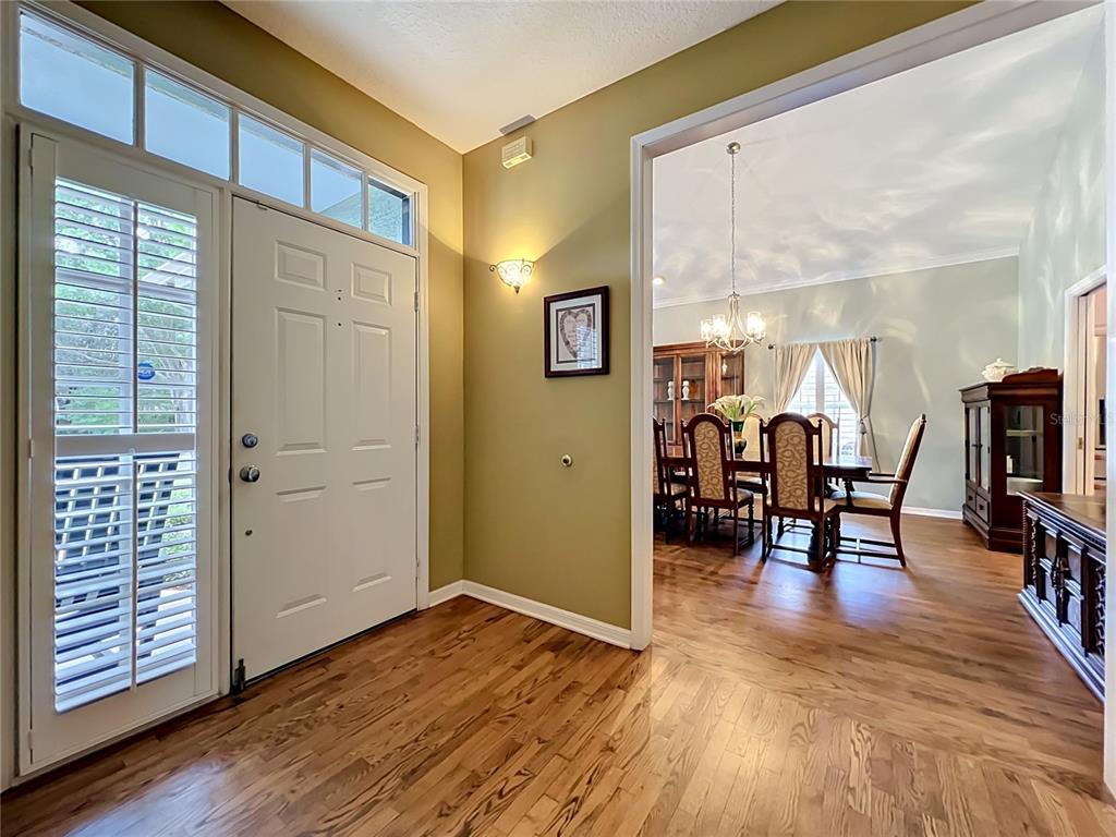 2433 Stoneview Road Orlando, FL 32806 - Photo 5 of 79
