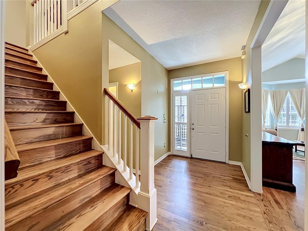 2433 Stoneview Road Orlando, FL 32806 - Photo 6 of 79