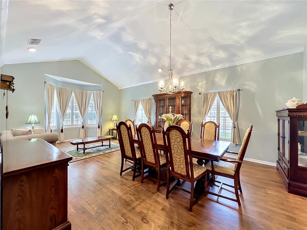 2433 Stoneview Road Orlando, FL 32806 - Photo 7 of 79