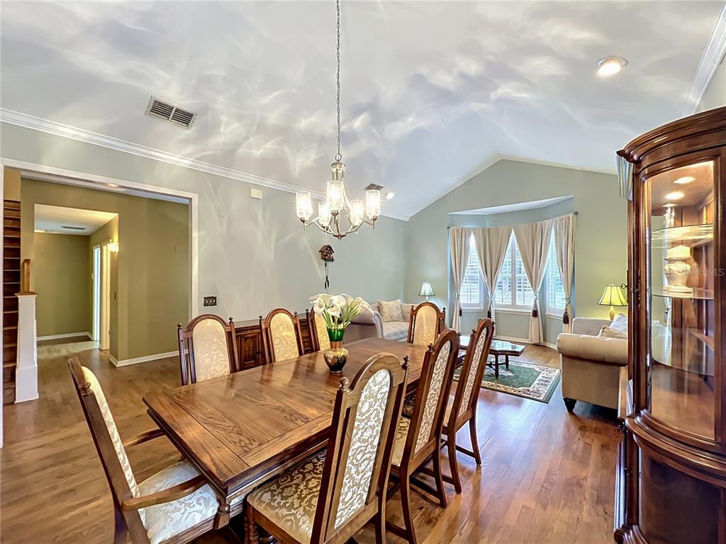 2433 Stoneview Road Orlando, FL 32806 - Photo 8 of 79