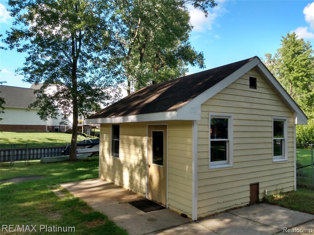 10183 Skeman Road Brighton, MI 48114 - Photo 11 of 70 Gallery Image 11