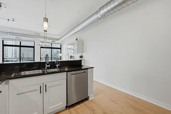 $4,500 | 910 West Madison Street, Unit 808, Chicago, IL 60607