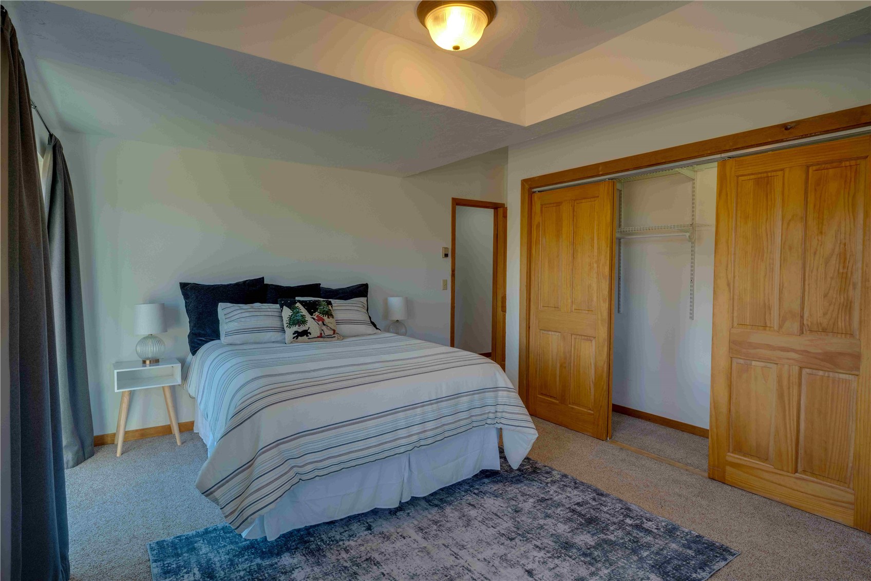 746 Edgewood Road Alma, CO 80420 - Photo 19 of 32 Carpeted bedroom featuring a closet
