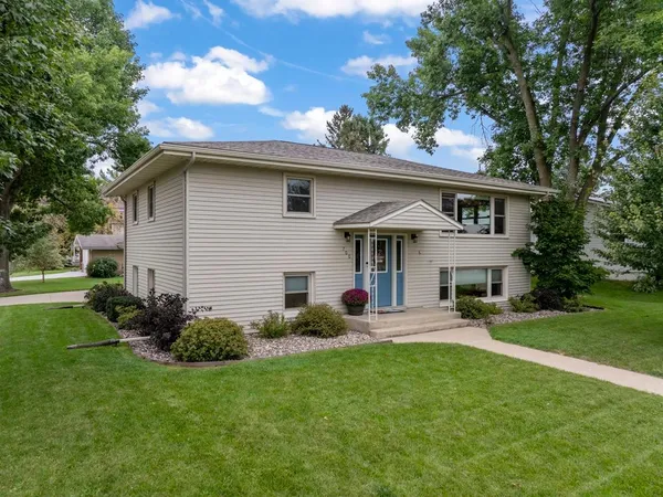 $279,000 | 700 Lyndale Avenue, Spring Valley, MN 55975