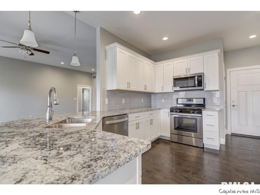 4651 Casey Drive Springfield, IL 62711 - Photo 4 of 27 Gallery Image 4