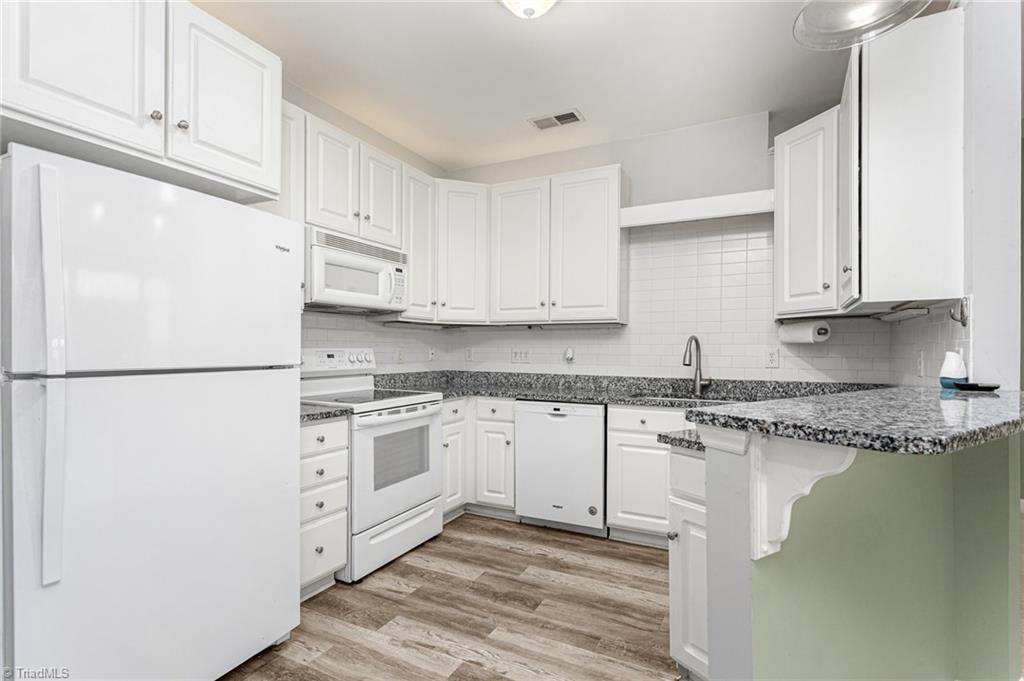 3001 Greystone Point, Unit J Greensboro, NC 27410 - Photo 10 of 23