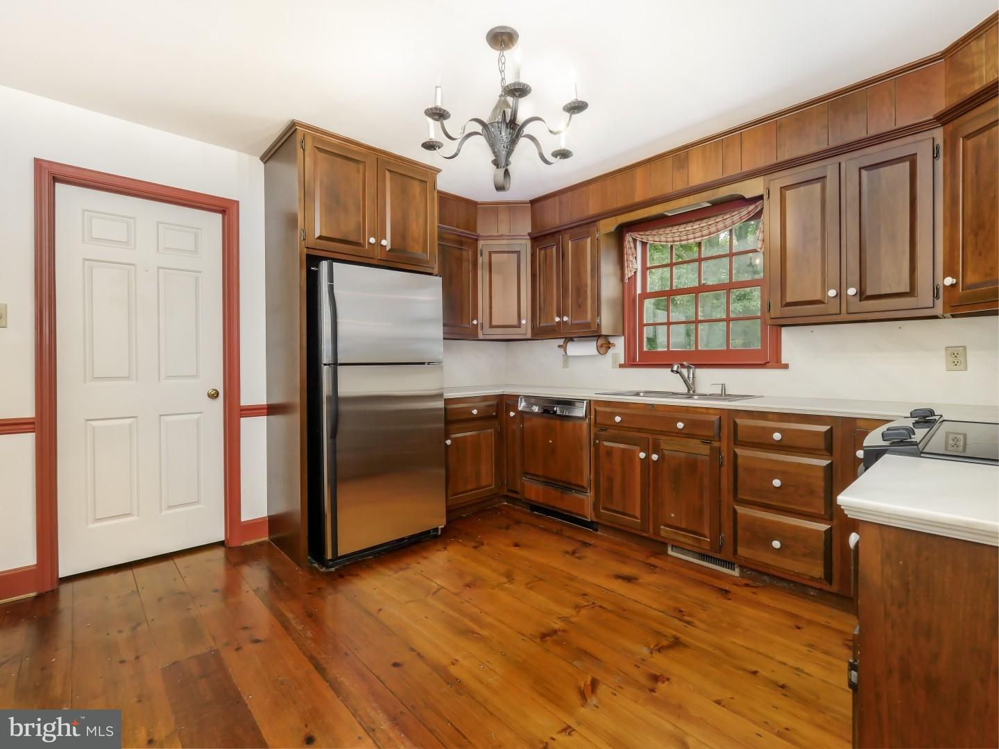 801 Scholl Road Pottstown, PA 19465 - Photo 4 of 15 Gallery Image 4